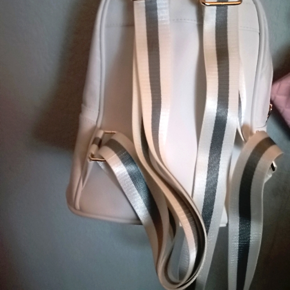 Disney Potatoes Bin Mickey Brand New Backpack. - Picture 5 of 8
